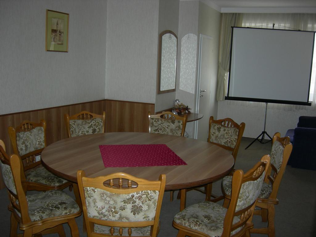 Hary Hotel Kecskemét Habitación foto