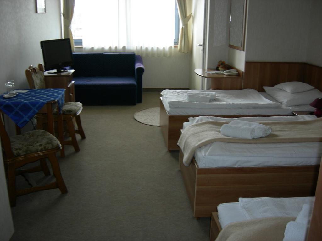 Hary Hotel Kecskemét Habitación foto